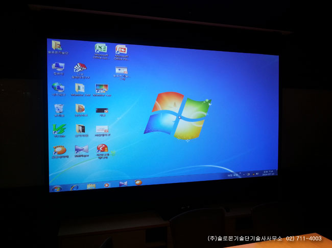 Ｚ OO ȸǽ  EB-G6550WU LCD ġ